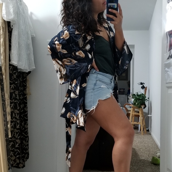 🏷CLEARANCE NAVY BLUE FLORAL TIE KIMONO CARDIGAN - Picture 9 of 10
